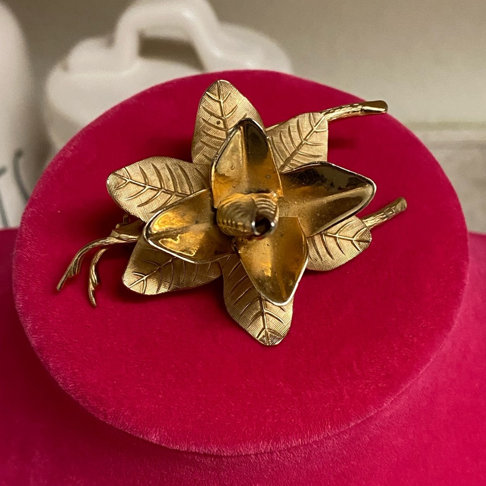 🌸 Vintage Giovanni Rose Gold Tone Floral Brooch | Signed Designer Pin